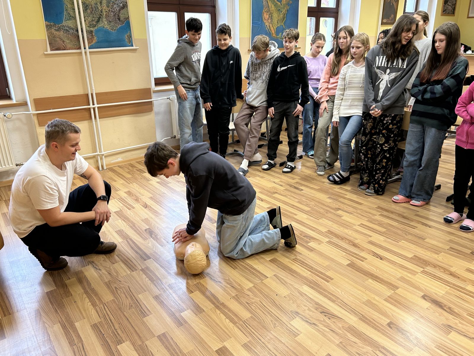 První pomoc do škol